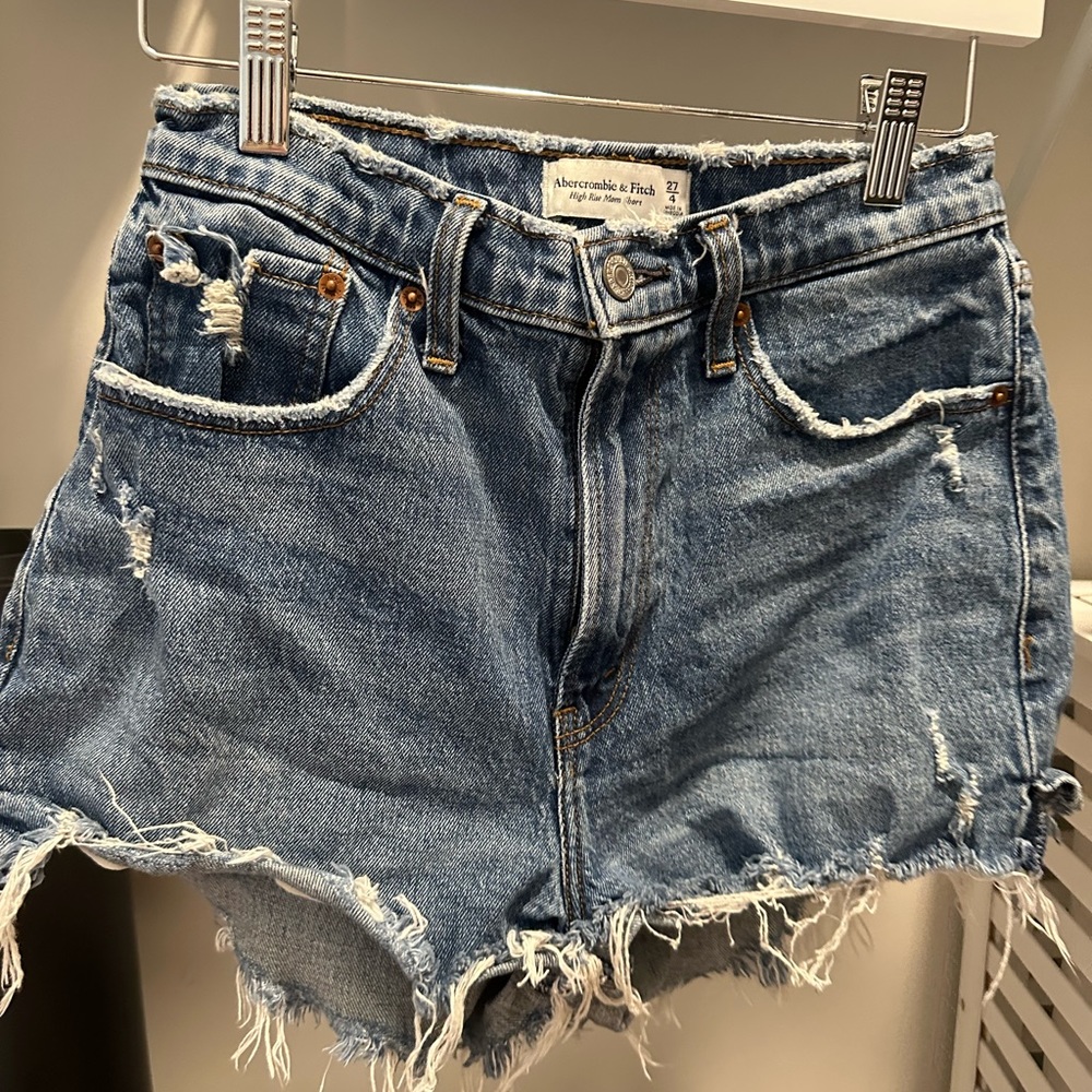 Abercrombie & Fitch size 4 27 High Rise Mom Shorts